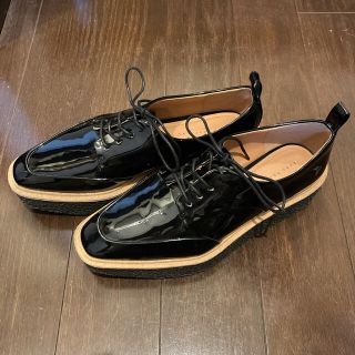 ザラ(ZARA)のZARA  ザラ　ローファー 黒　厚底　プラットフォームシューズ　エナメル(ローファー/革靴)