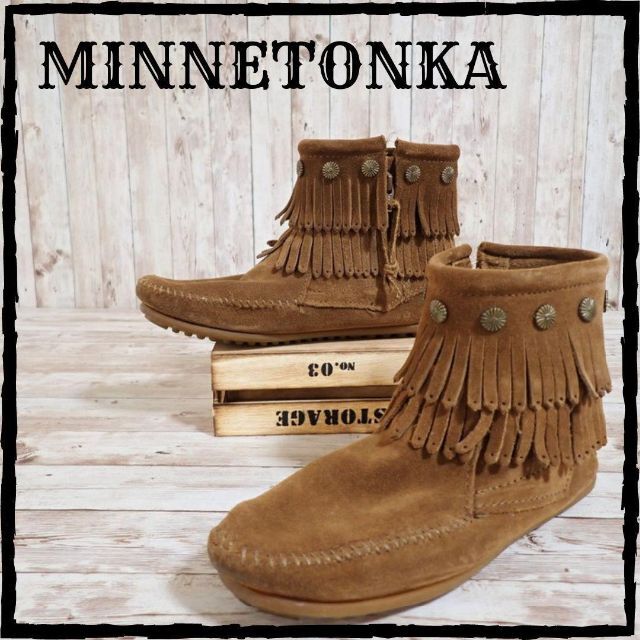 Minnetonka(ミネトンカ)のミネトンカ コンチョフリンジブーツ USA7 24㎝ わりと 美品 です！ レディースの靴/シューズ(ブーツ)の商品写真