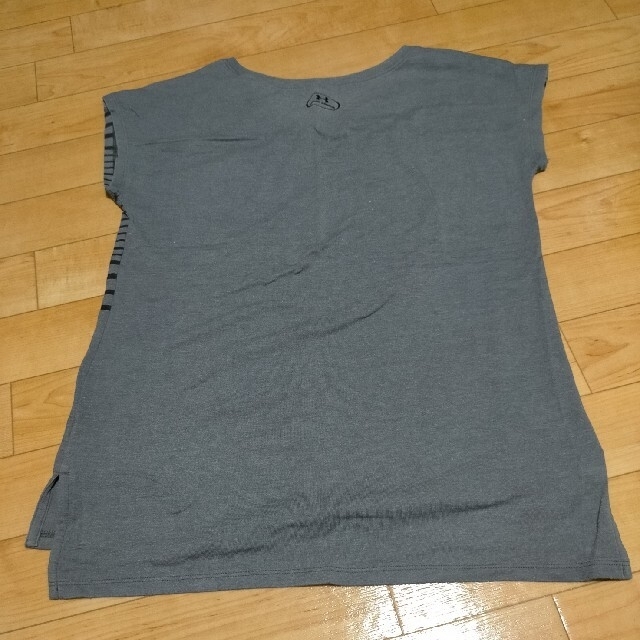 UNDER ARMOUR(アンダーアーマー)のペコ様専用　アンダーアーマー　Ｔシャツ レディースのトップス(Tシャツ(半袖/袖なし))の商品写真