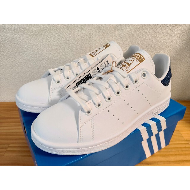 adidas(アディダス)の☆24.0㎝☆アディダス　スタンスミス　スニーカー　デニム　新品・未使用 レディースの靴/シューズ(スニーカー)の商品写真