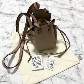 ロエベ 巾着の通販 700点以上 | LOEWEを買うならラクマ