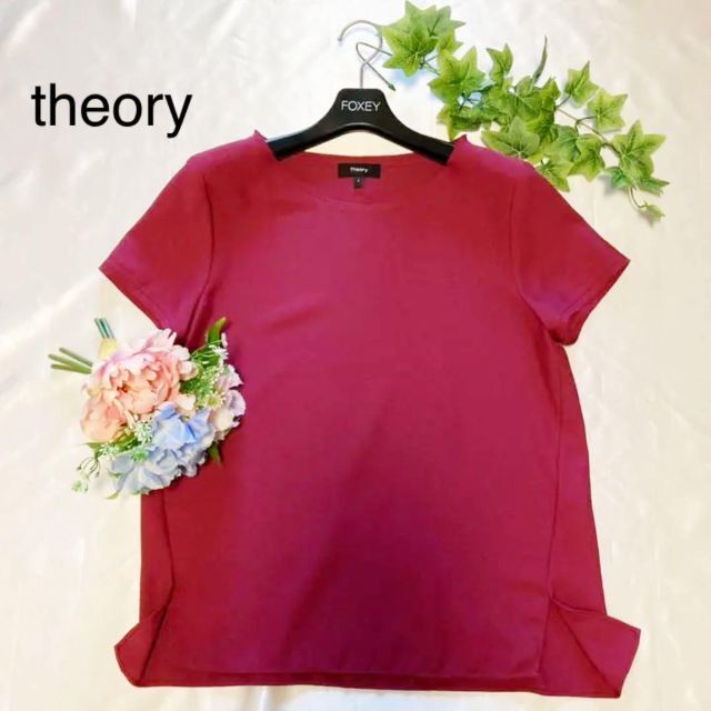 theory(セオリー)の新品同様✨theory セオリー　Sサイズ　ワインパープル　トップス　とろみ レディースのトップス(シャツ/ブラウス(半袖/袖なし))の商品写真