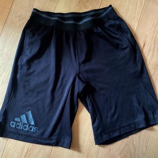 アディダス(adidas)のadidas 短パン　160cm(パンツ/スパッツ)