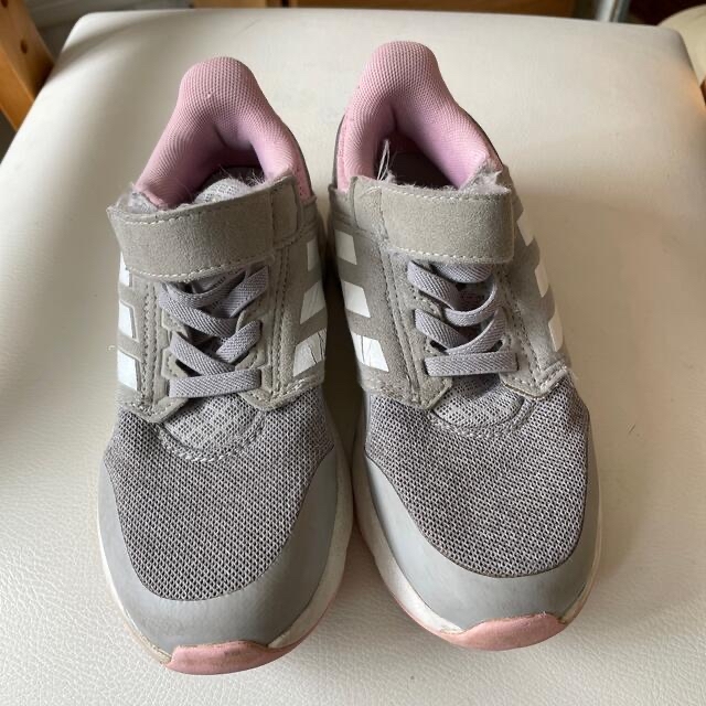 adidas(アディダス)のアディダスキッズ　女の子19センチ キッズ/ベビー/マタニティのキッズ靴/シューズ(15cm~)(スニーカー)の商品写真