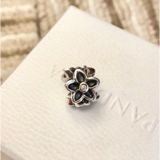 Pandora フラワーチャーム ダイヤ コンビ S925 K14の通販 by