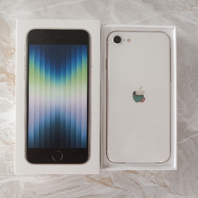 新品未使用 iPhone SE 第3世代 SE3 スターライト 白のサムネイル