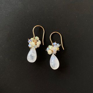 ブルームーンストーン&オパール　ピアス(ピアス)