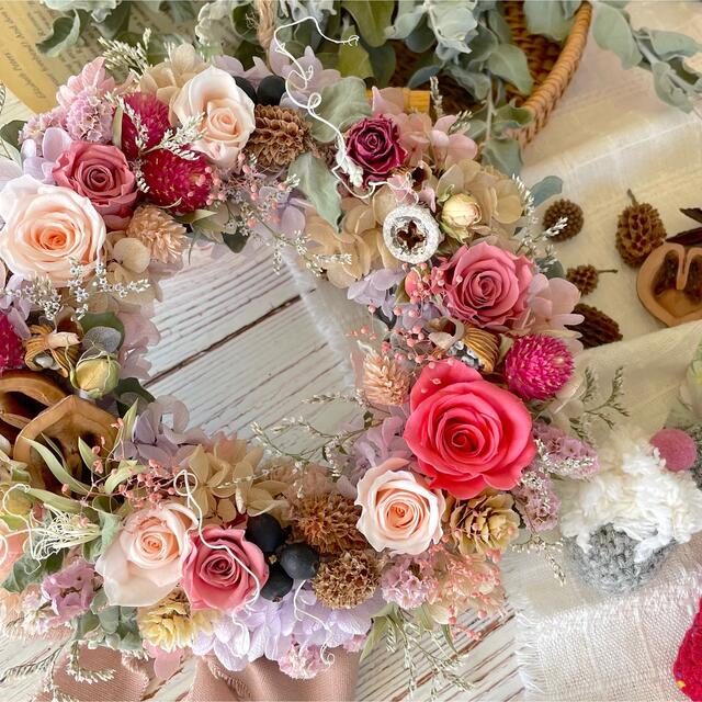 🌿大人可愛いピンクローズ＆木の実A🌿ナチュかわ♡ドライフラワーリース ハンドメイドのフラワー/ガーデン(リース)の商品写真