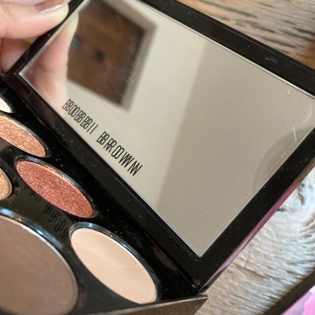 BOBBI BROWN(ボビイブラウン)のゴールデンスリッパー　アイシャドウパレット コスメ/美容のベースメイク/化粧品(アイシャドウ)の商品写真