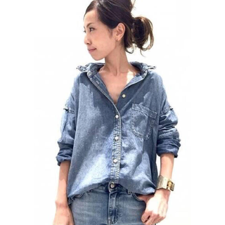 アパルトモンドゥーズィエムクラス(L'Appartement DEUXIEME CLASSE)の【REMI RELIEF/レミレリーフ】Chambray シャツ　ブルー(シャツ/ブラウス(長袖/七分))