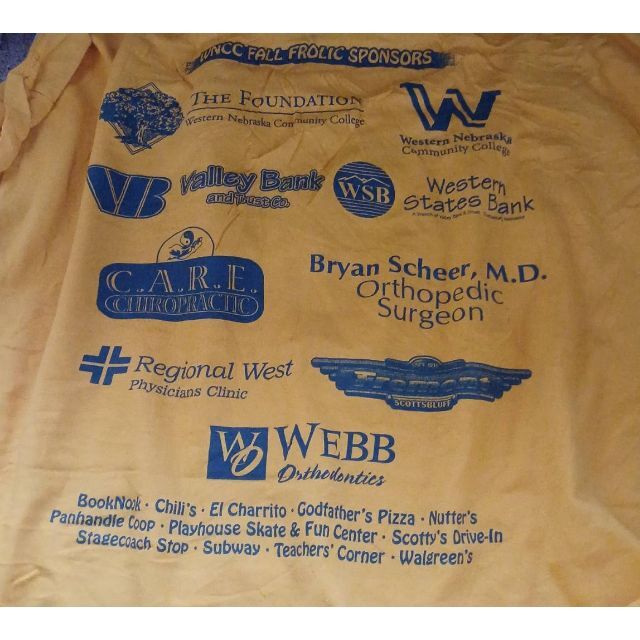 US輸入古着　Jones＆Mitchell　+ GILDANTシャツ　イエロー メンズのトップス(Tシャツ/カットソー(半袖/袖なし))の商品写真