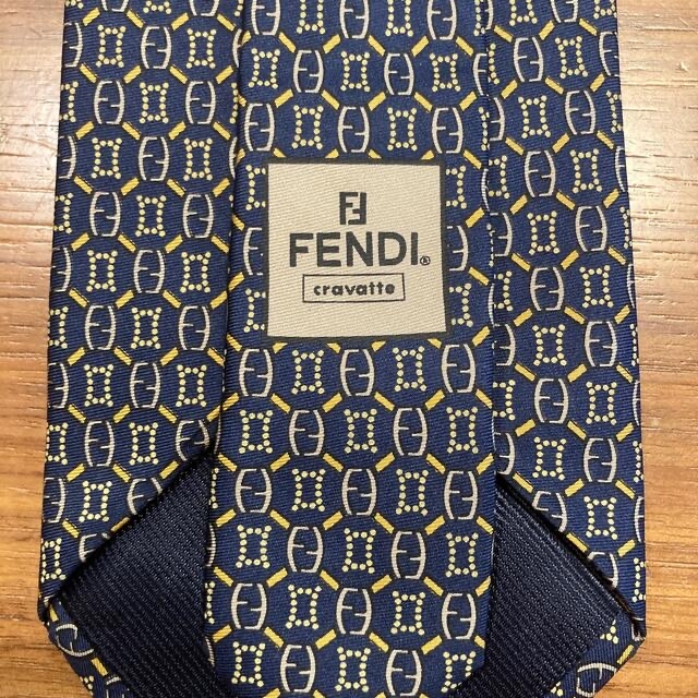 FENDI(フェンディ)の正規品　FENDI ネクタイ メンズのファッション小物(ネクタイ)の商品写真