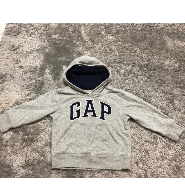 GAP Kids(ギャップキッズ)のギャップ　パーカー　90 キッズ/ベビー/マタニティのキッズ服男の子用(90cm~)(ジャケット/上着)の商品写真