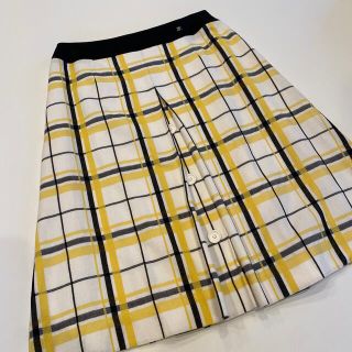 クレージュ(Courreges)のcourreges白地にチェックのスカート(ひざ丈スカート)