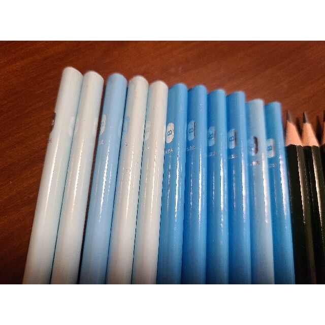 トンボ鉛筆(トンボエンピツ)のコキンちゃん様専用 2B B 低学年用 新品未使用品 エンタメ/ホビーのアート用品(鉛筆)の商品写真