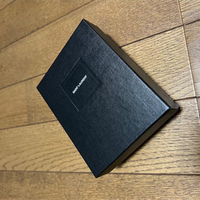 Saint Laurent(サンローラン)の最終お値下げサンローラン　空箱　ポーチ付き レディースのバッグ(ショップ袋)の商品写真