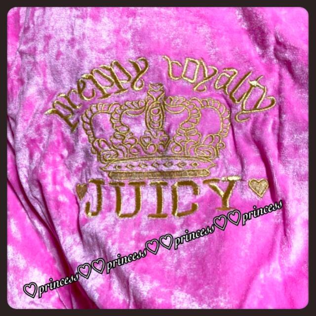 Juicy Couture(ジューシークチュール)の【2L／桃】GOLD刺繍＊王冠＊ベロア＊セットアップ＊大きいサイズ＊レディース レディースのルームウェア/パジャマ(ルームウェア)の商品写真