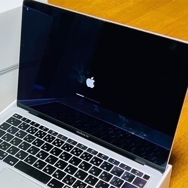 MacBook Air (Retina, 13-inch, 2019) 3