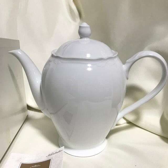 Noritake(ノリタケ)のノリタケ　大　ポット　ティーポット　コティホワイト　未使用品　白　ホワイト　純白 インテリア/住まい/日用品のキッチン/食器(食器)の商品写真