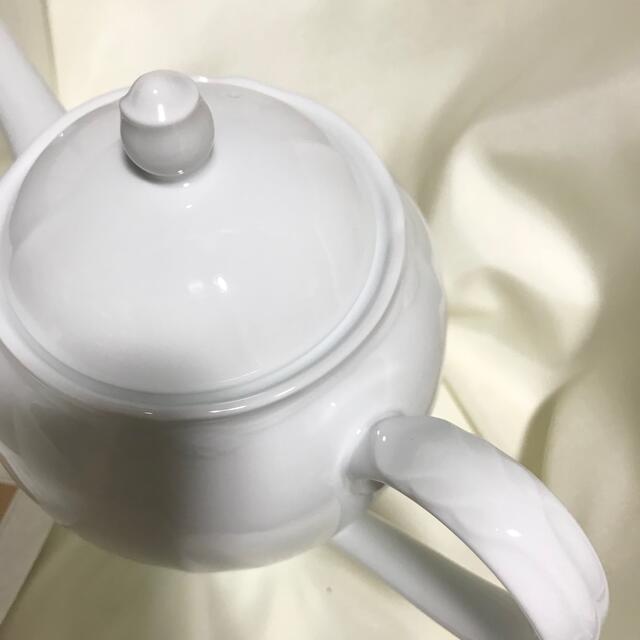 Noritake(ノリタケ)のノリタケ　大　ポット　ティーポット　コティホワイト　未使用品　白　ホワイト　純白 インテリア/住まい/日用品のキッチン/食器(食器)の商品写真