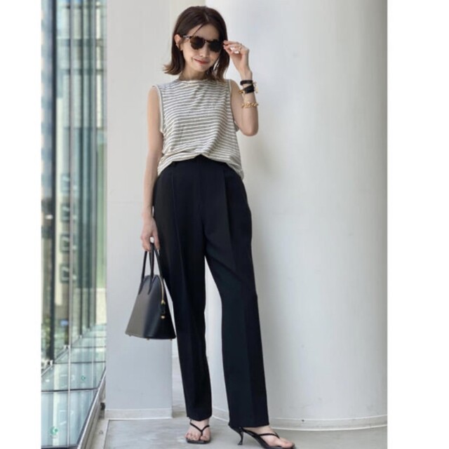 L'Appartement DEUXIEME CLASSE(アパルトモンドゥーズィエムクラス)のL'AppartementLisiere Tuck Pants レディースのパンツ(カジュアルパンツ)の商品写真