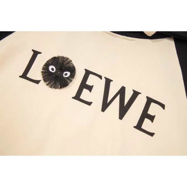 loewe となりのトトロ まっくろくろすけフーディ | sweatreno.com