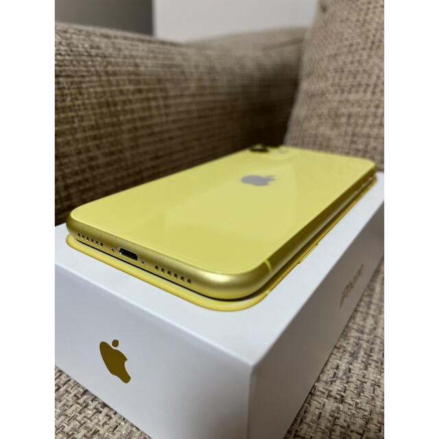 iPhone(アイフォーン)のiPhone11 64GB イエロー　SIMフリー　美品 スマホ/家電/カメラのスマートフォン/携帯電話(スマートフォン本体)の商品写真