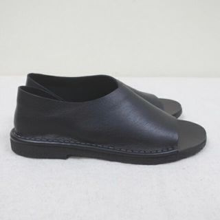 PUNTO PIGRO 変形 フラットサンダル ブラック プントピグロ-