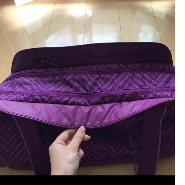 NIKE(ナイキ)のNIKE スポーツバック　紫 レディースのバッグ(ボストンバッグ)の商品写真