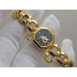 ピンキーアンドダイアン(Pinky&Dianne)のPinky & Dianne 腕時計 ブレスレットウォッチ ゴールド ロゴ文字盤(腕時計)