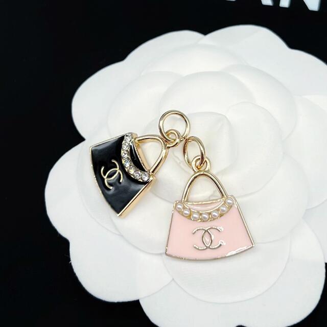 CHANEL - 706 ヴィンテージシャネルCHANELチャーム2個セットの通販 by Nami|シャネルならラクマ CHANEL - 706 ヴィンテージシャネルCHANELチャーム2個セットの通販 by Nami|シャネルならラクマ