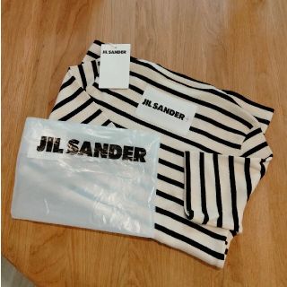 ジルサンダー(Jil Sander)の【本日限定値下げ！】Jil Sander　ロゴラベル　Tシャツ　Mサイズ(Tシャツ(半袖/袖なし))