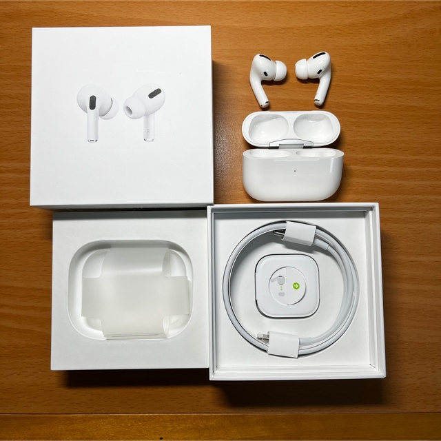 Apple(アップル)のApple AirPods Pro MWP22J/A スマホ/家電/カメラのオーディオ機器(ヘッドフォン/イヤフォン)の商品写真