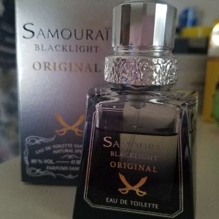 サムライ(SAMOURAI)の専用出品です。サムライ ブラックライト オリジナル EDT 30ml(香水(男性用))