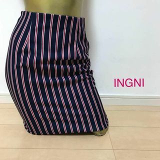 イング(INGNI)の【0440】INGNI ストライプ 膝丈 スカート M ネイビー(ひざ丈スカート)