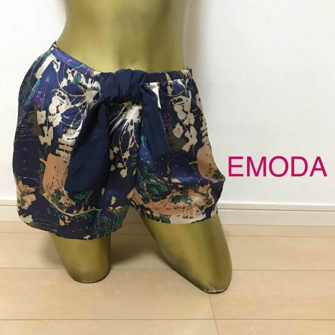 EMODA(エモダ)の【0324】EMODA リボン 付き ショートパンツ S ブルー レディースのパンツ(ショートパンツ)の商品写真