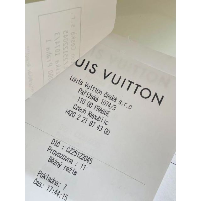 Louis Vuitton 日本未入荷　 財布　ルイ・ヴィトン　折り財布