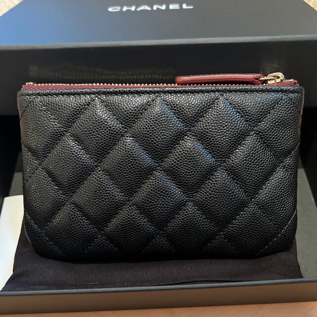 CHANEL(シャネル)のCHANEL シャネル　クラシックミニポーチ　クラシックポーチ レディースのファッション小物(ポーチ)の商品写真