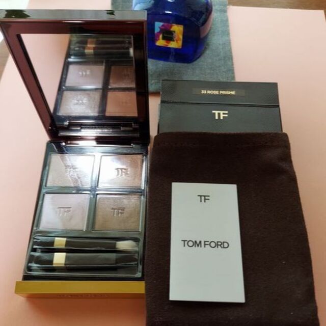 TOM FORD(トムフォード)のトムフォード　アイカラークォード　33ローズプリズム コスメ/美容のベースメイク/化粧品(アイシャドウ)の商品写真