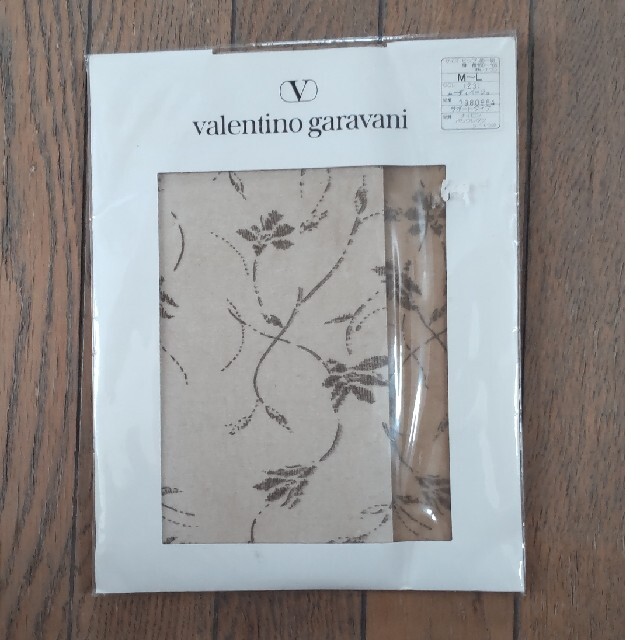 valentino garavani(ヴァレンティノガラヴァーニ)のValentino garavani　花がら入りストッキング レディースのレッグウェア(タイツ/ストッキング)の商品写真