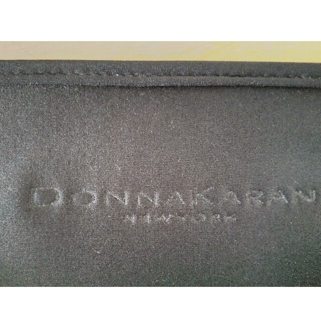 Donna Karan(ダナキャラン)のダナキャラン ポーチ DKNY レディースのファッション小物(ポーチ)の商品写真