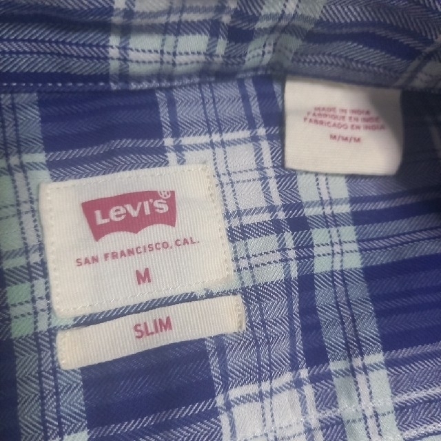 Levi's(リーバイス)のSena様専用　Levi'sコットンシャツ青、白チェックM新品未使用 メンズのトップス(シャツ)の商品写真