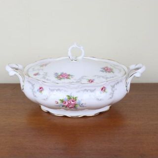 ロイヤルアルバート(ROYAL ALBERT)のロイヤルアルバート　トランキュリティ　チュリーン　蓋付きボウル　深皿　バラ(食器)