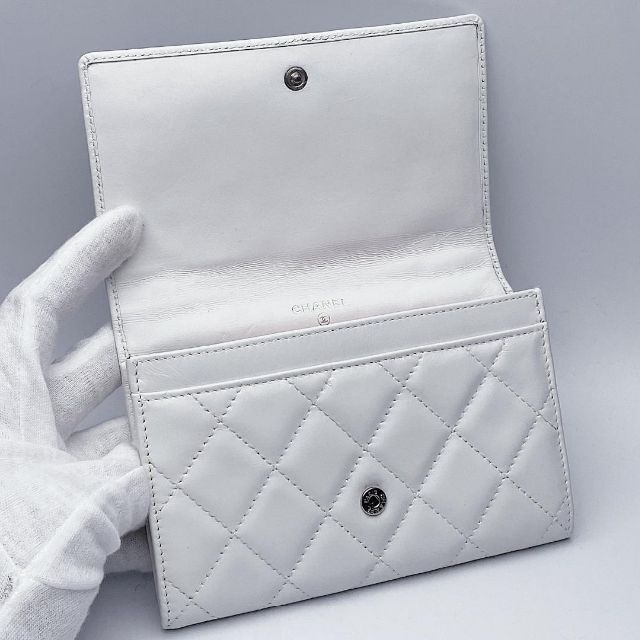 新作入荷新品◣ CHANEL コンパクト マトラッセ正規品保証付2372の通販