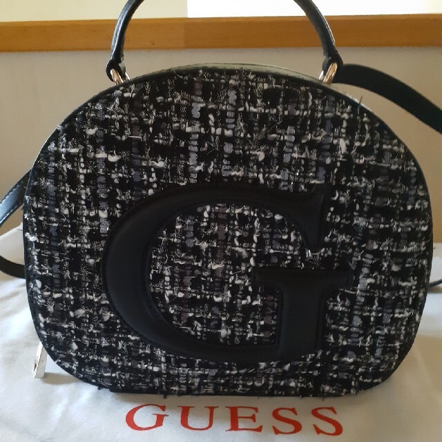 GUESS(ゲス)の送料無料(未使用)GUESSのGマークがワンポイントのショルダーバック レディースのバッグ(ショルダーバッグ)の商品写真