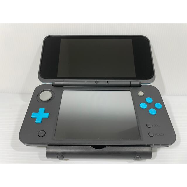 ニンテンドー2DS(ニンテンドー2DS)の【液晶美品・完品】 Newニンテンドー2DS LL ブラック×ターコイズ  本体 エンタメ/ホビーのゲームソフト/ゲーム機本体(携帯用ゲーム機本体)の商品写真