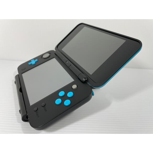 ニンテンドー2DS(ニンテンドー2DS)の【液晶美品・完品】 Newニンテンドー2DS LL ブラック×ターコイズ  本体 エンタメ/ホビーのゲームソフト/ゲーム機本体(携帯用ゲーム機本体)の商品写真