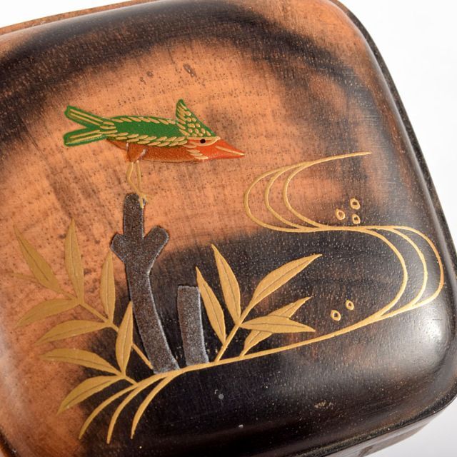 茶道具 道場宗廣作 川蝉蒔絵 黒柿四方香合 共箱 M R4889 茶道具 道場宗廣作 川蝉蒔絵 黒柿四方香合 共箱 M R4889