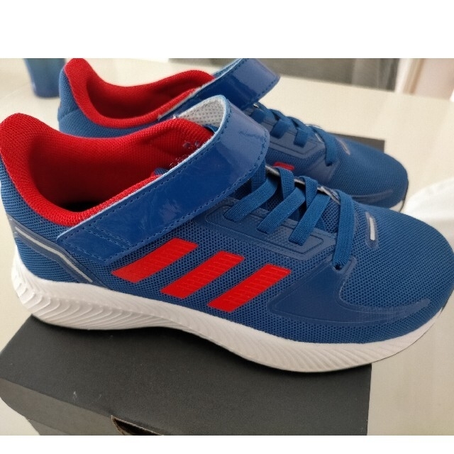 adidas(アディダス)の【みっきー様専用】Adidas スニーカー　19cm　キッズ　ボーイズ　男の子 キッズ/ベビー/マタニティのキッズ靴/シューズ(15cm~)(スニーカー)の商品写真