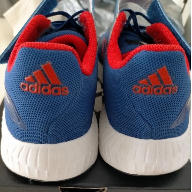 adidas(アディダス)の【みっきー様専用】Adidas スニーカー　19cm　キッズ　ボーイズ　男の子 キッズ/ベビー/マタニティのキッズ靴/シューズ(15cm~)(スニーカー)の商品写真